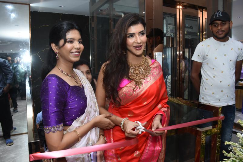 Lakshmi Manchu Launch Visista Gold and Diamond