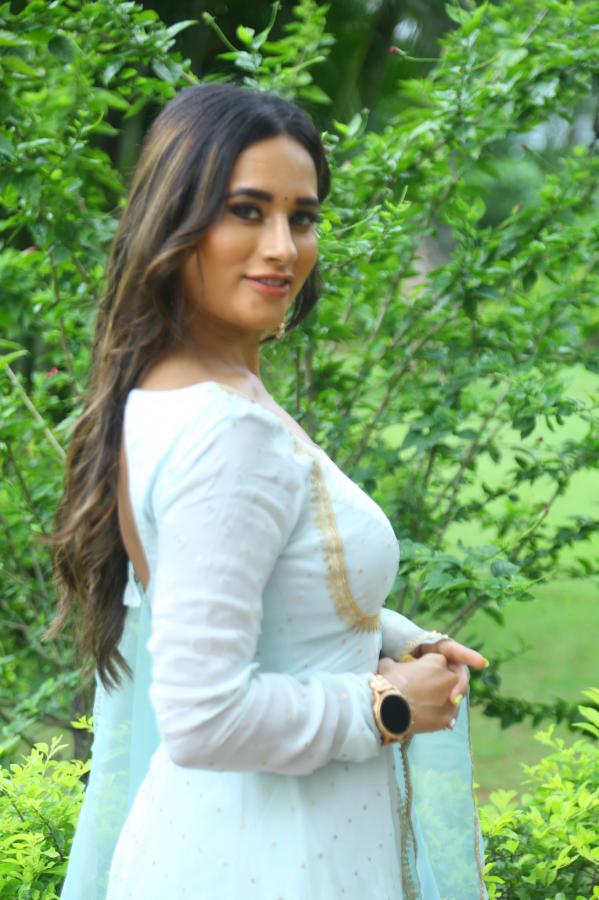 lalitha-stills-4.jpg
