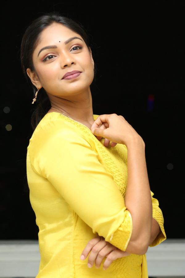 lavanya-stills-3.jpg