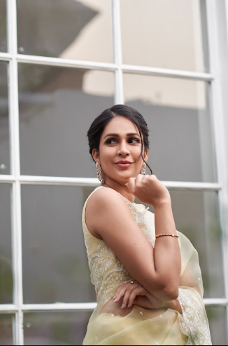 lavanya-tripathi-stills-2.jpg