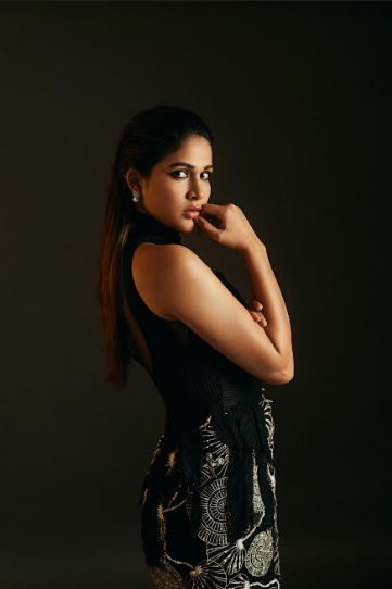 lavanya-tripati-stills-3-2.jpg