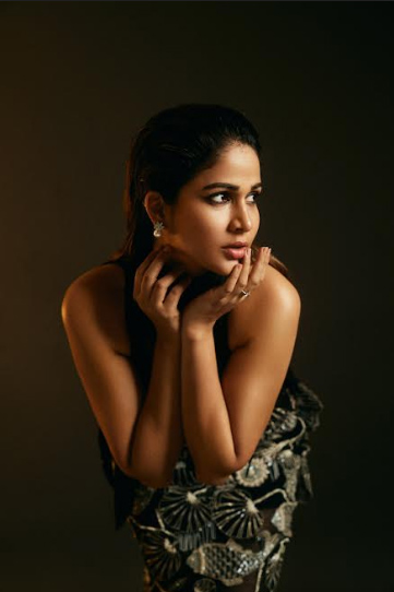 lavanya-tripati-stills-3-4.jpg