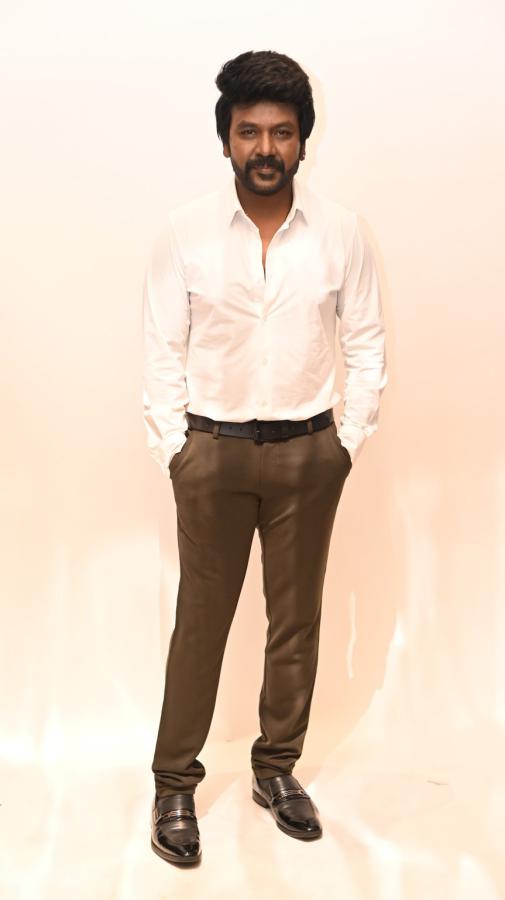 lawrance-stills-2-7.jpg