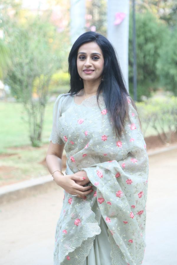 Laya Stills