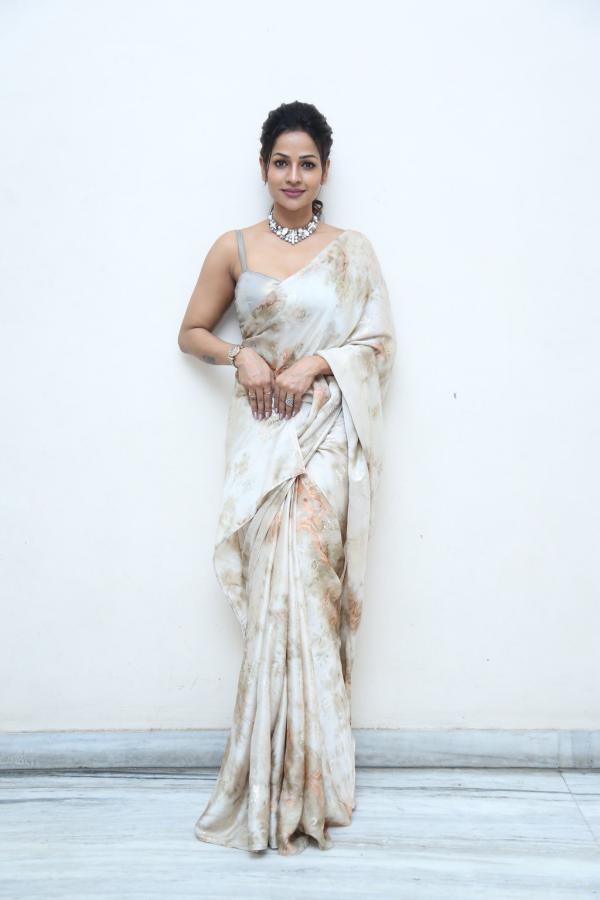 lisha-stills-24.jpg