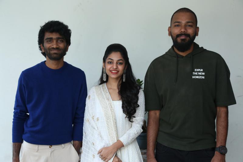 love-today-movie-hero-pradeep-heroine-ivana-interview-stills-10.jpg