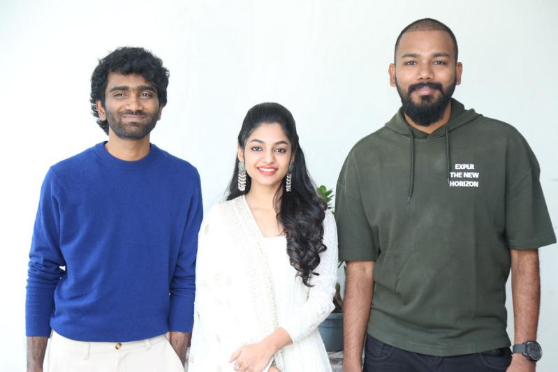 love-today-movie-hero-pradeep-heroine-ivana-interview-stills-11.jpg