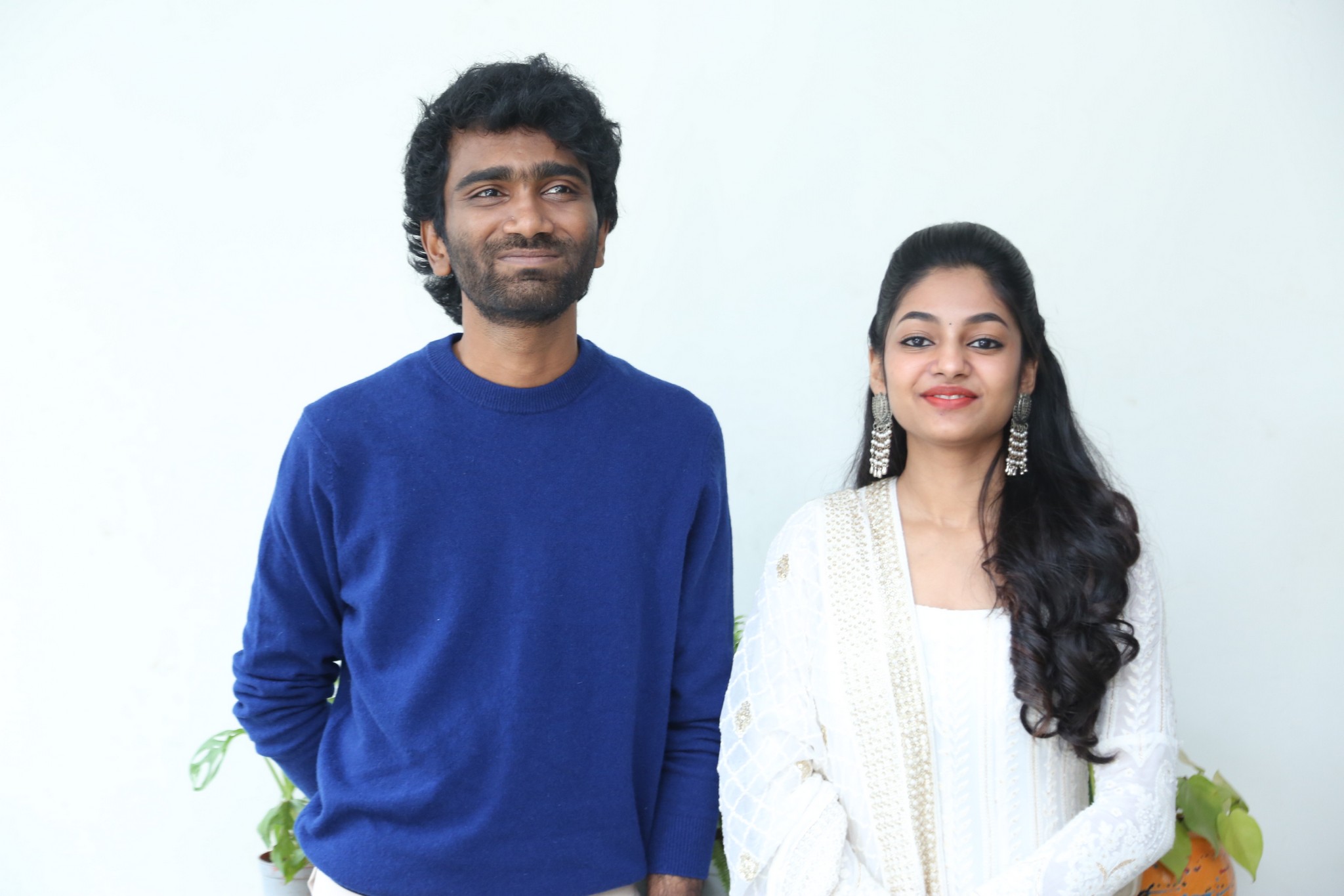 love-today-movie-hero-pradeep-heroine-ivana-interview-stills-3.jpg