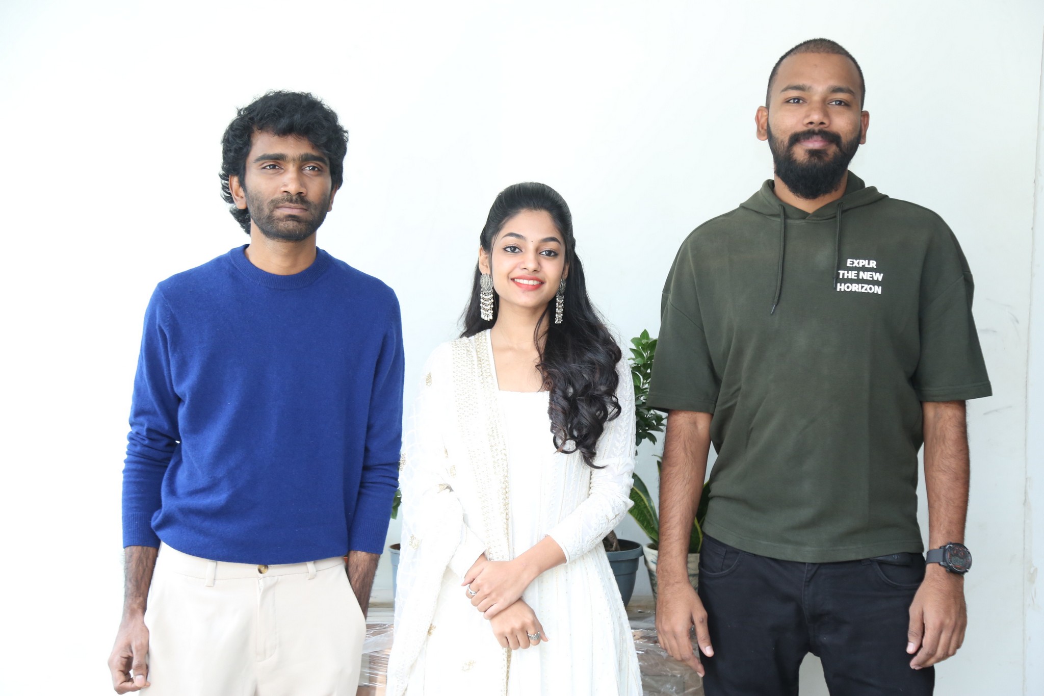 love-today-movie-hero-pradeep-heroine-ivana-interview-stills-4.jpg