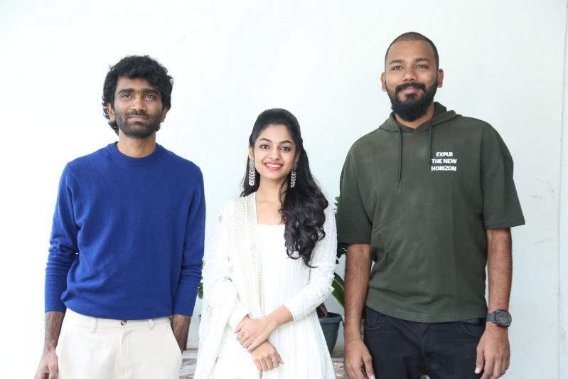 love-today-movie-hero-pradeep-heroine-ivana-interview-stills-8.jpg