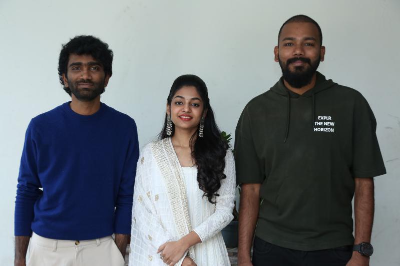 love-today-movie-hero-pradeep-heroine-ivana-interview-stills-9.jpg