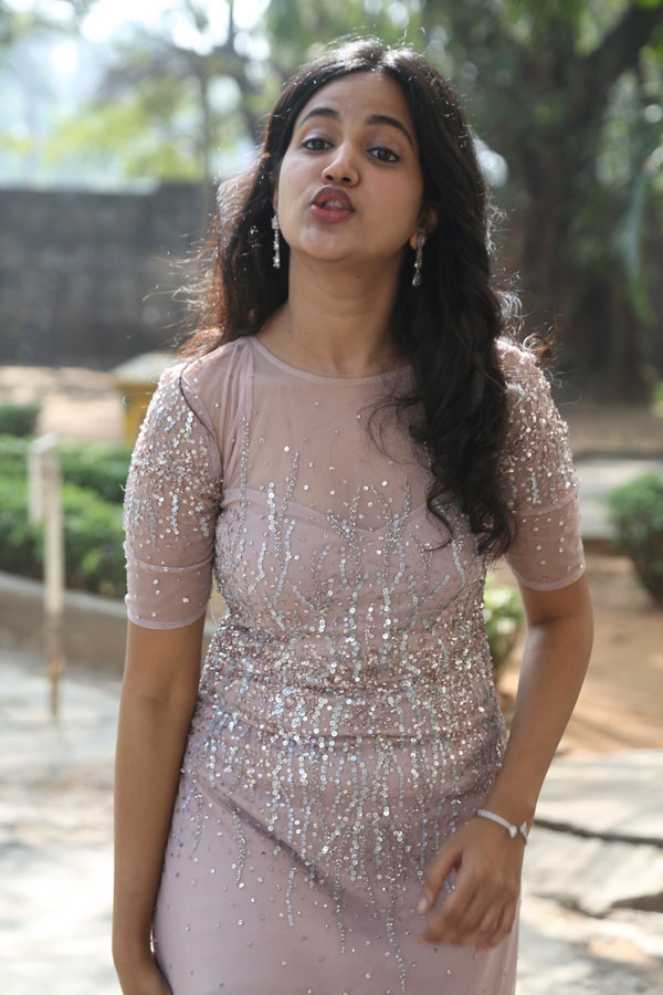 madhu-priya-stills-12.jpg