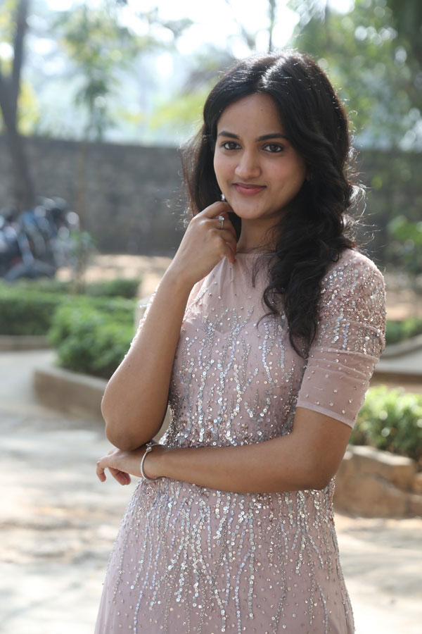 madhu-priya-stills-2.jpg