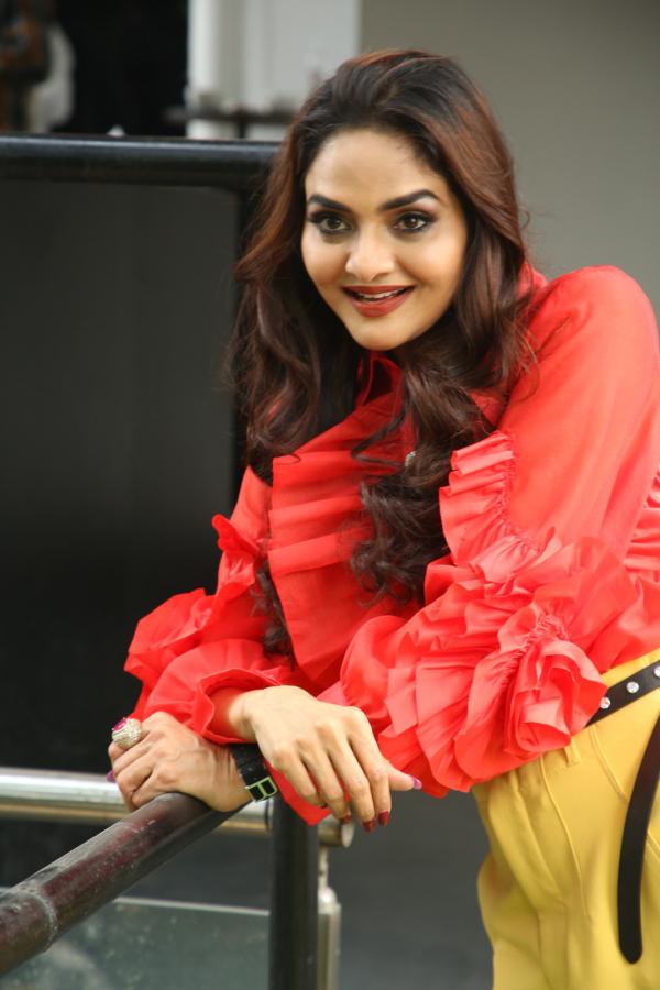 madhubala-stills-16.jpg