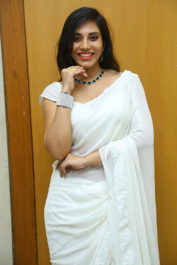madhumitha-stills-11.jpg