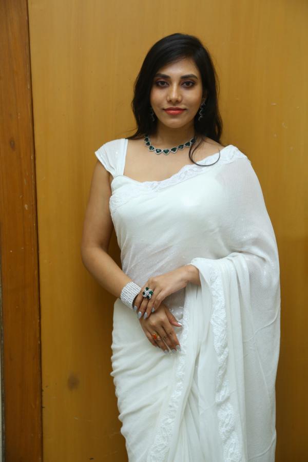 madhumitha-stills-9.jpg