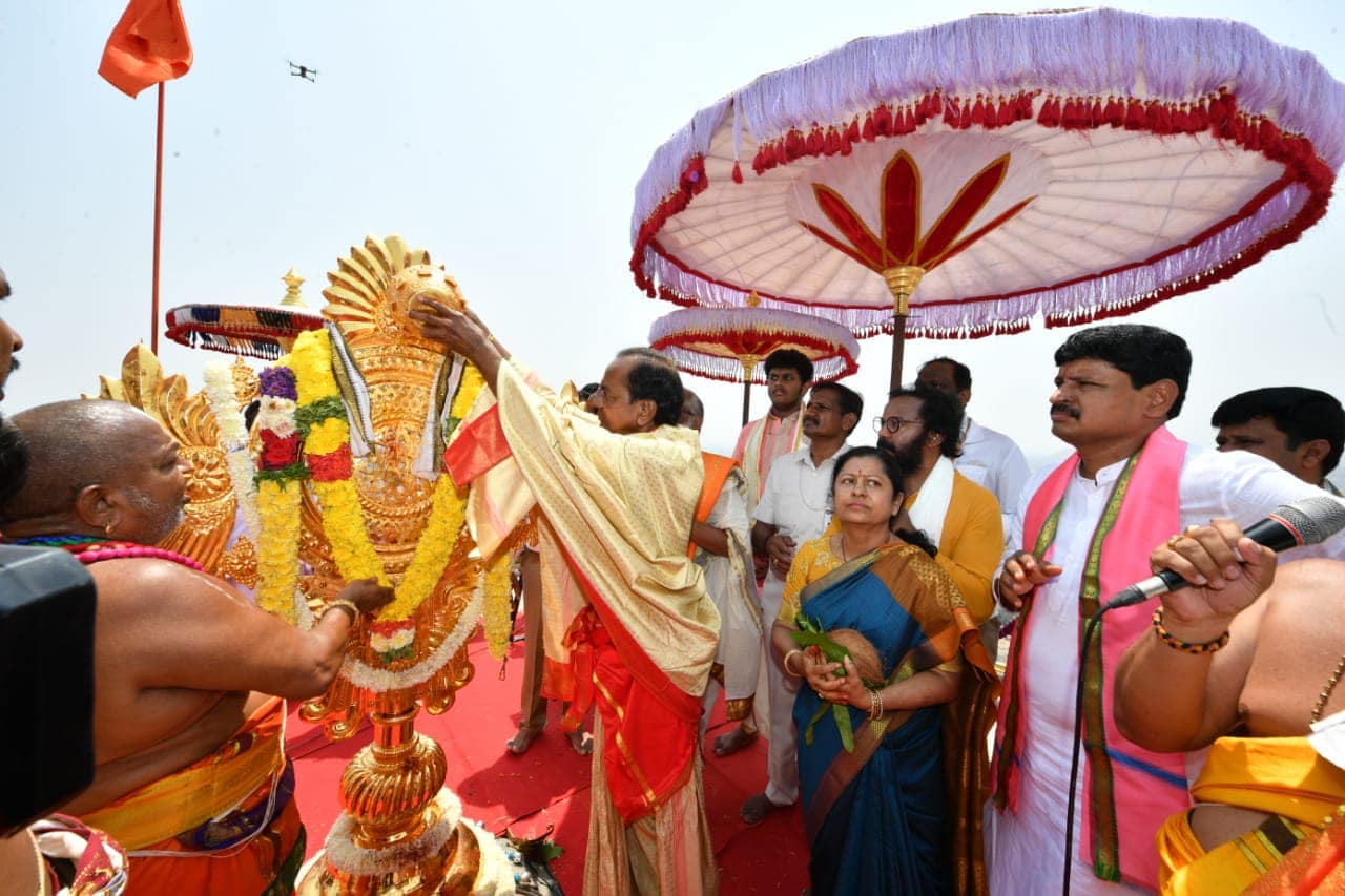maha-kumbh-samprokshanam-at-yadadri-temple-17.jpg