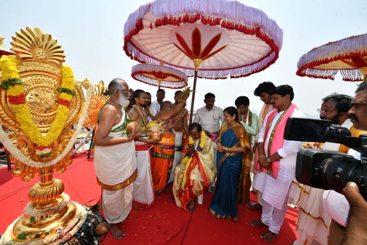 maha-kumbh-samprokshanam-at-yadadri-temple-9.jpg