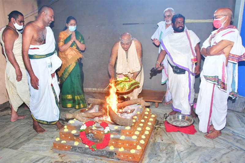 maha-poornahuti-program-in-durga-temple-1.jpg