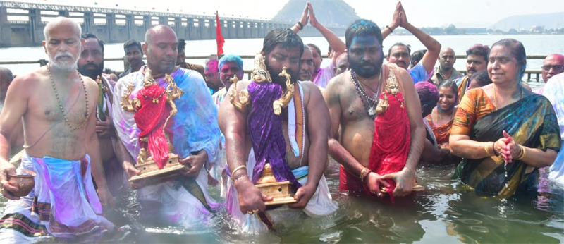 maha-poornahuti-program-in-durga-temple-3.jpg