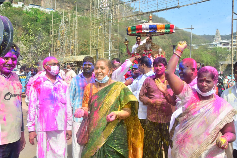 maha-poornahuti-program-in-durga-temple-4.jpg