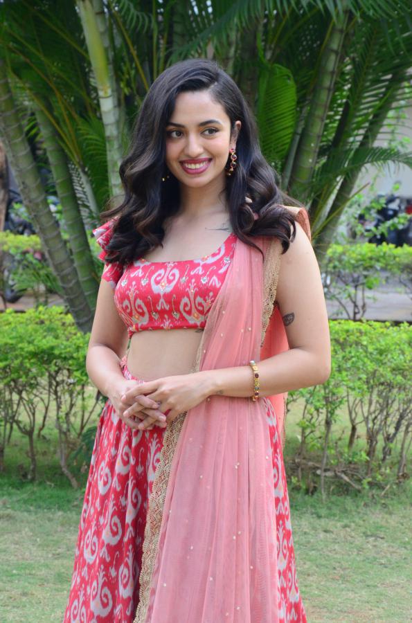 malavika-nair-stills-2-7.jpg
