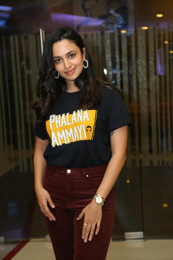 malavika-nair-stills-2.jpg