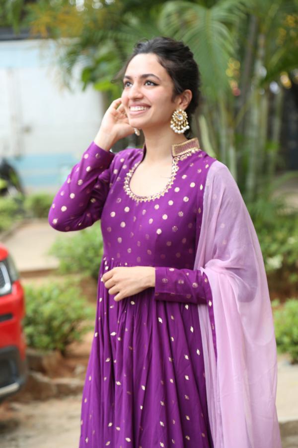 malavika-nair-stills-3-9.jpg