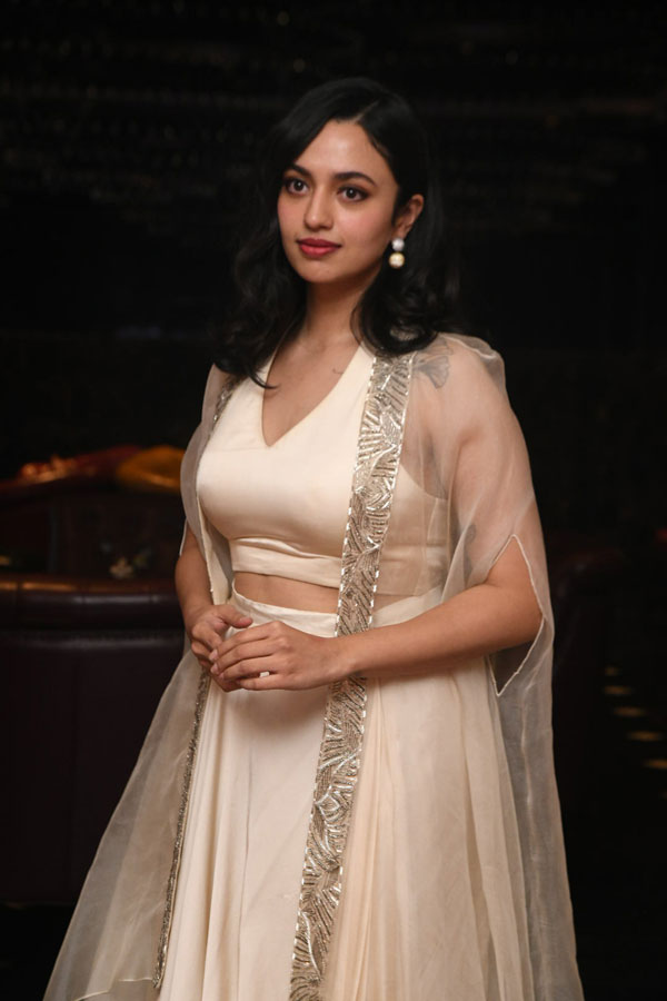 malavika-nair-stills-5-10.jpg