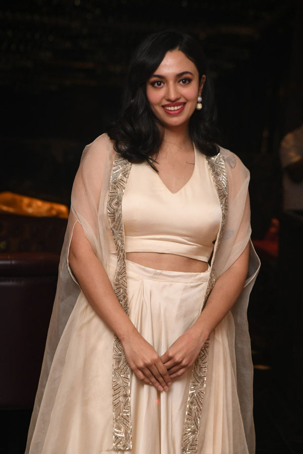 malavika-nair-stills-5-5.jpg