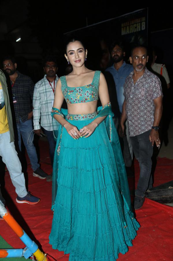 malavika-sharma-stills-10.jpg