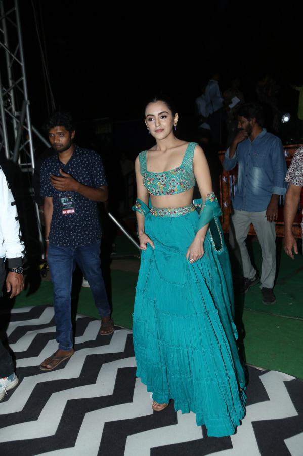 malavika-sharma-stills-13.jpg