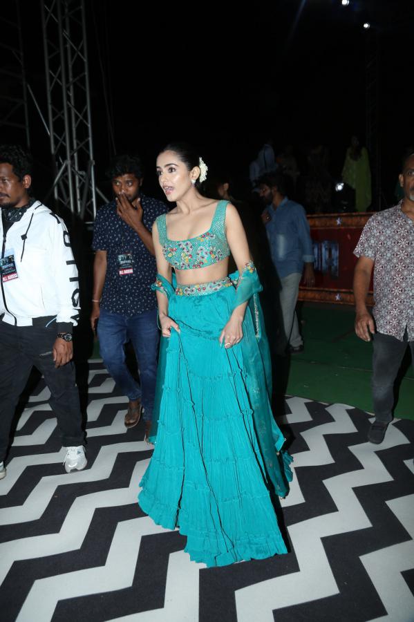 malavika-sharma-stills-14.jpg