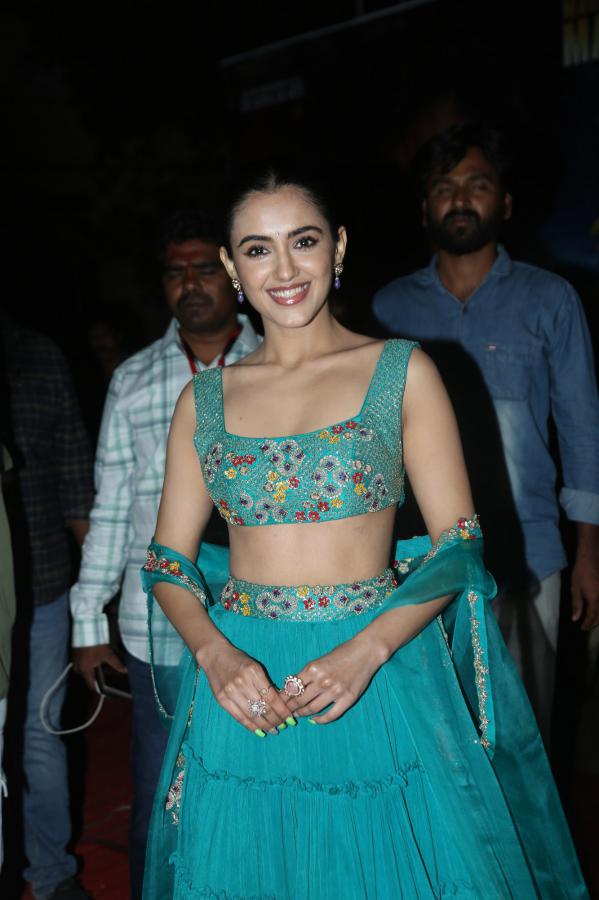 malavika-sharma-stills-8.jpg