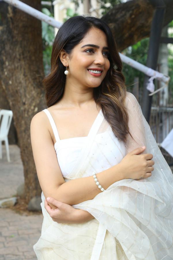 malvi-malhotra-stills-15.jpg