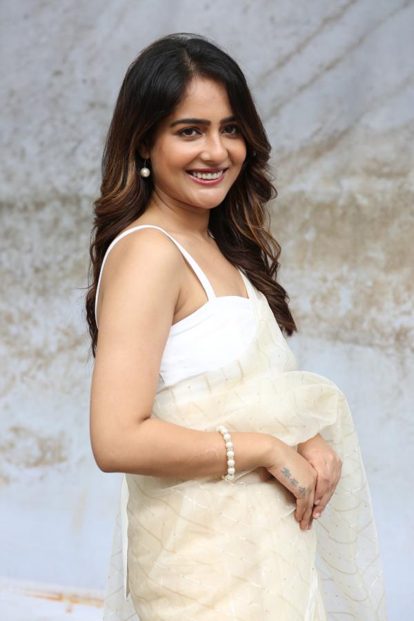 malvi-malhotra-stills-19.jpg