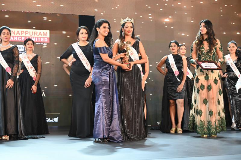 manappuram-mrs-south-india-2021-grand-finale-fashion-show-4.jpg
