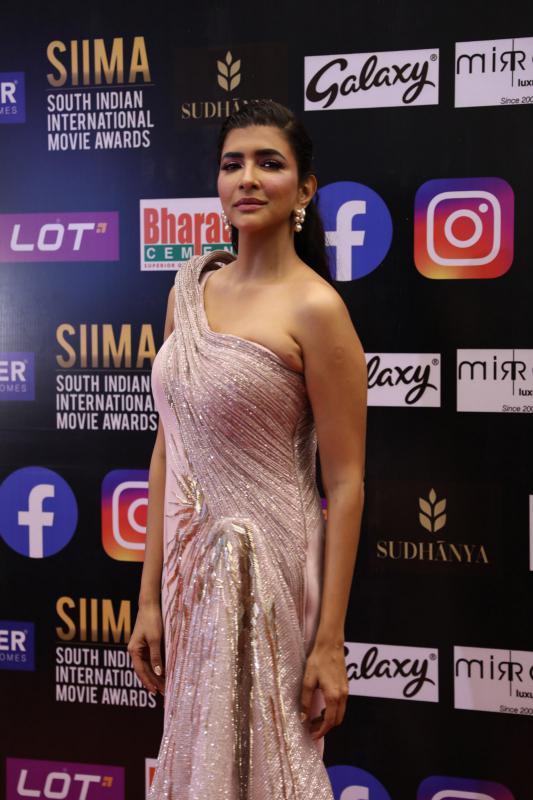 manchu-lakshmi-stills-10.jpg