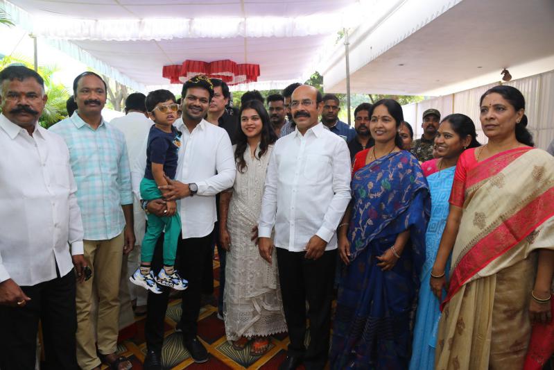 manchu-manoj-bhuma-mounika-reddy-at-kurnool-9.jpg