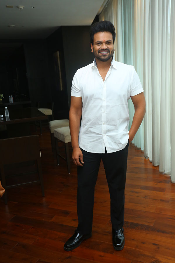 manchu-manoj-stills-12.jpg