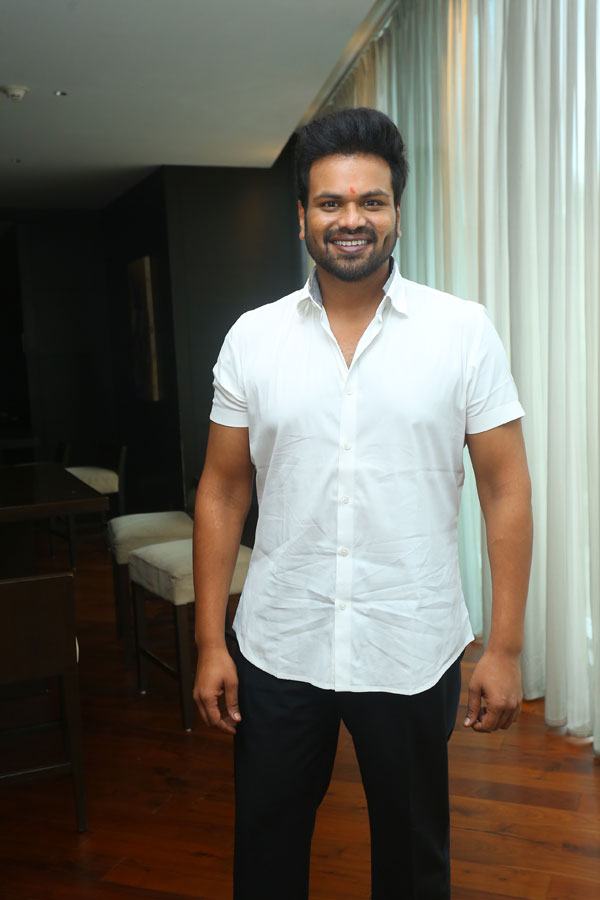 manchu-manoj-stills-9.jpg