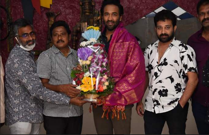 manchu-vishnu-honoured-by-film-critics-association-2.jpg