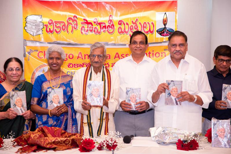 mandali-buddha-prasad-released-the-book-alolalantarala-1.jpg