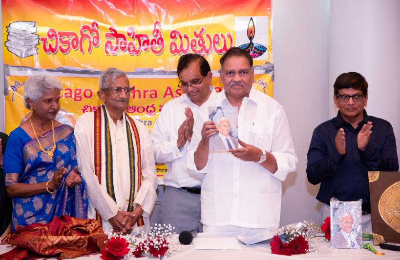 mandali-buddha-prasad-released-the-book-alolalantarala-4.jpg