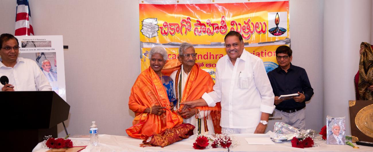 mandali-buddha-prasad-released-the-book-alolalantarala-7.jpg