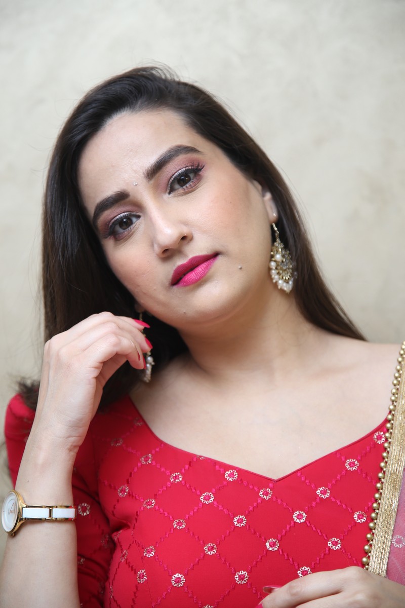 manjusha-stills-2.jpg