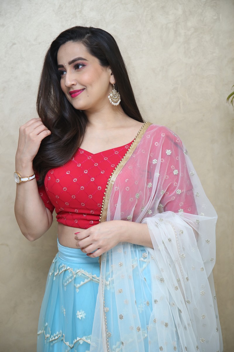 manjusha-stills-4.jpg