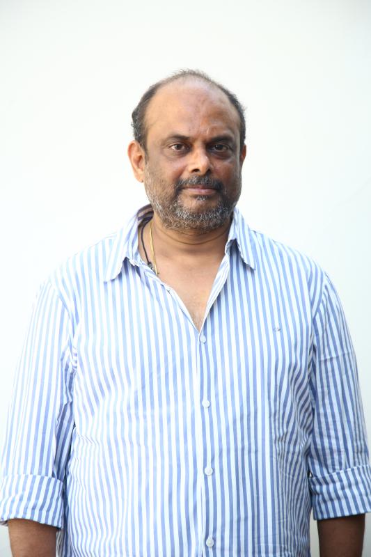 mardhand-venkatesh-with-media-3.jpg