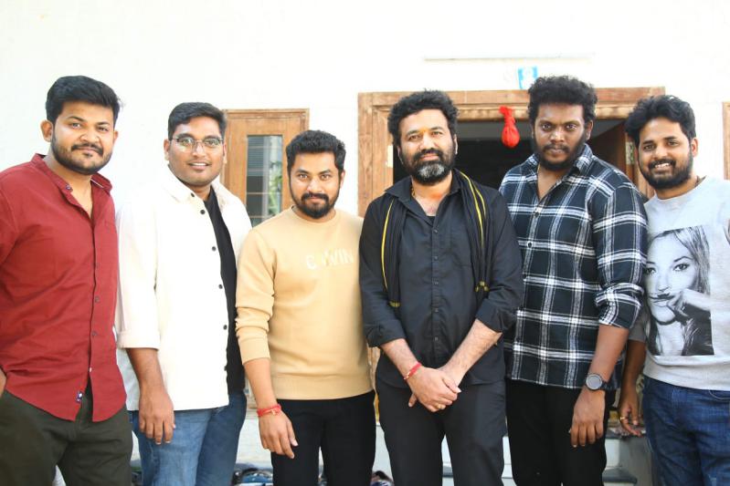 masooda-team-press-meet-3.jpg