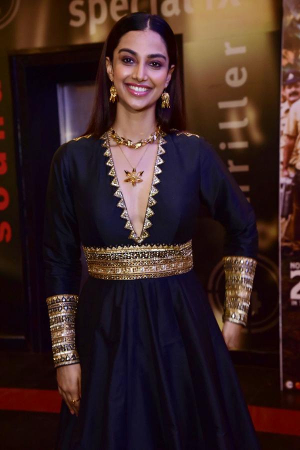 meenakshi-choudary-stills-12.jpg